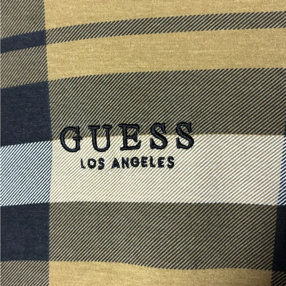 GUESS Plaid Logo T-Shirt M Brown Black White Short Sleeve Embroidered - Picture 2 of 5